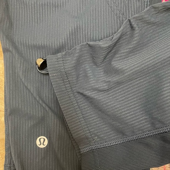 Lululemon Dance Studio Mid-Rise Crop 25" True Navy Size 4 - Picture 9 of 10